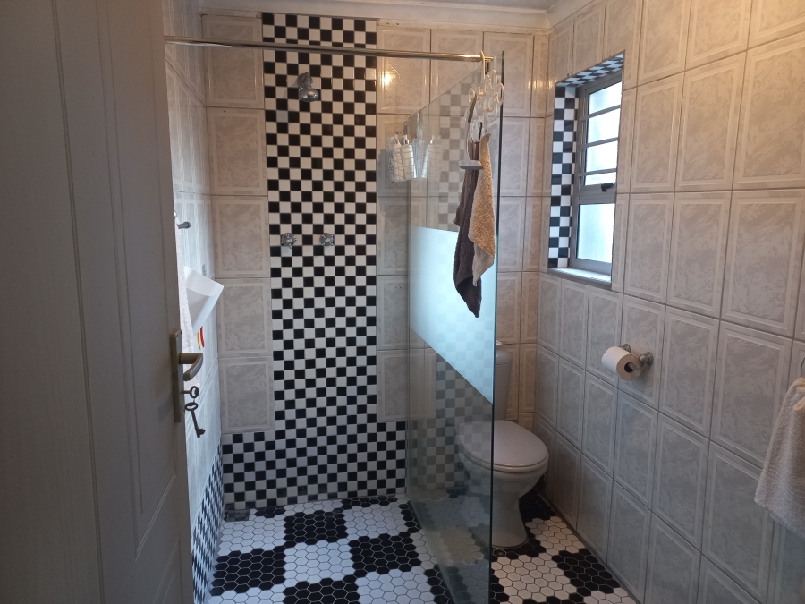 4 Bedroom Property for Sale in Westridge Western Cape